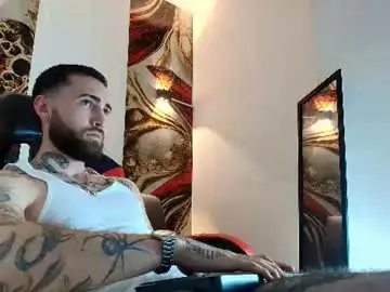 Chaturbate Nude Webcam of luke_davis01