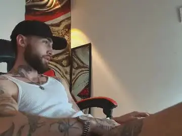 Chaturbate Nude Webcam of luke_davis01