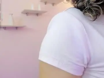 Chaturbate Sex Cam of pretty_sunlight_