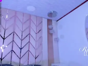 Chaturbate Nude Webcam of raven_luxx