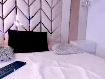 Chaturbate Live Sex Cam of raven_luxx