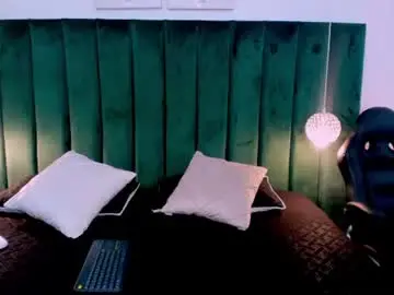 Chaturbate Nude Webcam of raven_luxx