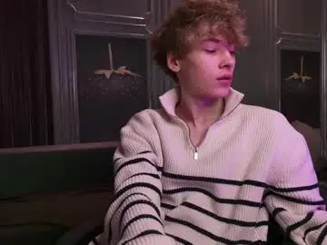 Chaturbate Private Sex Chat of curlytwinkboy