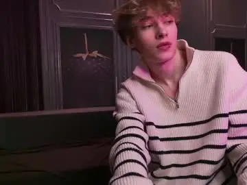 Chaturbate Live Sex Cam of curlytwinkboy