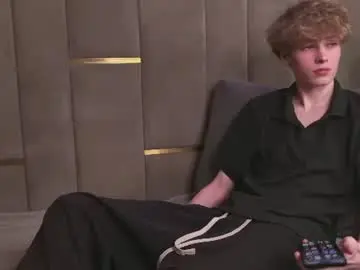 Chaturbate Live Sex of curlytwinkboy