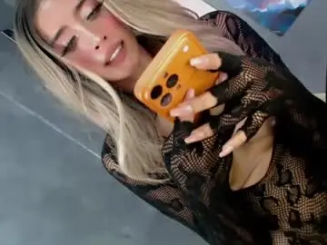 Chaturbate Free Live Porn of naughtylilslut69