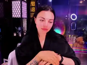 Chaturbate Live Sex Cam of alma_pearl