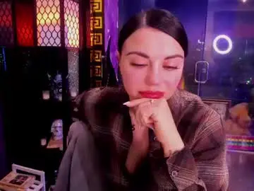 Chaturbate Live Sex Cam of alma_pearl