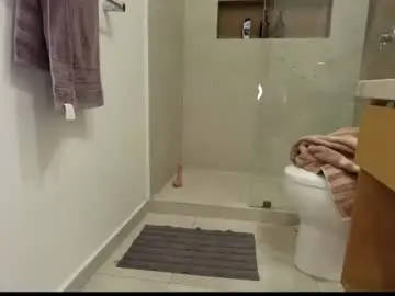 Chaturbate Live Sex of midgettripod1