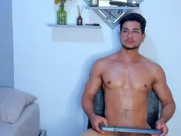 Chaturbate Live Sex Cam of nolan_joness