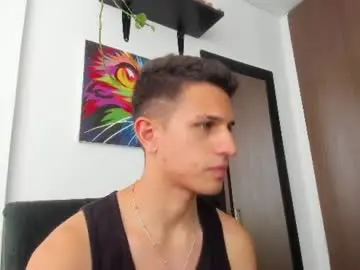 Chaturbate Live Sex Cam of kevin_ahs1