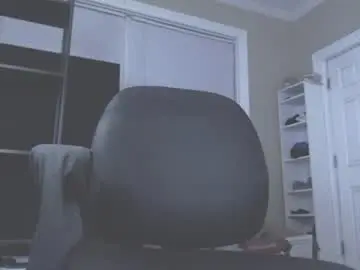 Chaturbate Live Sex Cam of littlesumthinsumthin