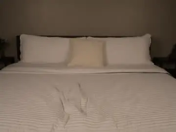 Chaturbate Live Sex Cam of honeyvelourts