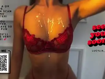 Chaturbate Best live sex cam show of lucylia_