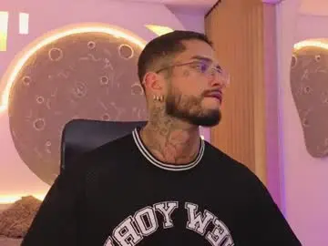 Chaturbate Free Live Porn of alanrodgers2_0