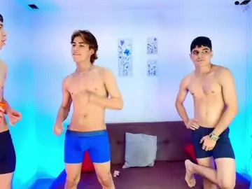 Chaturbate Live Sex Cam of chillbicrew