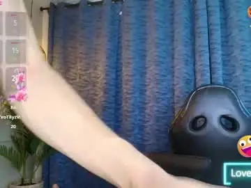 Chaturbate Live Sex Cam of luandy_