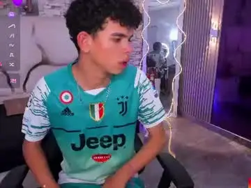 Chaturbate Live Sex Cam of keahi_tay