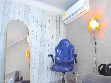 Chaturbate Live Sex Cam of ricobrown777