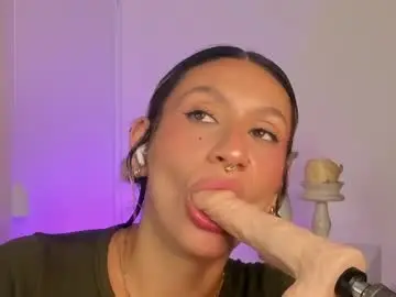 Chaturbate Live Sex Cam of valka_doll