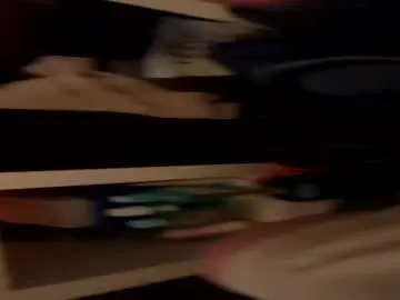 Chaturbate Live Sex Cam of bigswollenhead4u