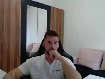 Chaturbate Nude Webcam of darius_94