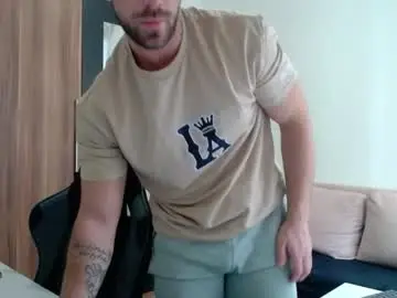 Chaturbate Live Sex Cam of darius_94