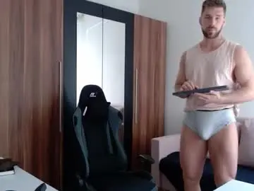 Chaturbate Best live sex cam show of darius_94