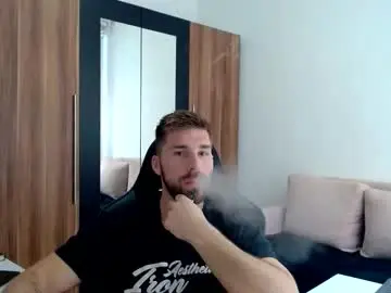 Chaturbate Adult Video Chat of darius_94