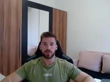 Chaturbate Live Sex Cam of darius_94