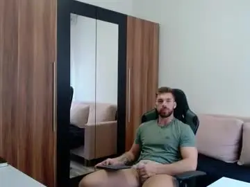Chaturbate Best live sex cam show of darius_94