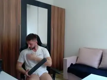 Chaturbate Live Sex Cam of darius_94