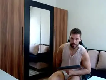 Chaturbate Live Sex Cam of darius_94