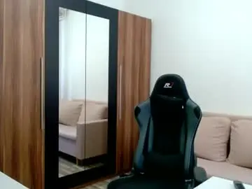 Chaturbate Live Sex Cam of darius_94