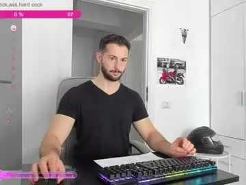 Chaturbate Best live sex cam show of hard_chriss