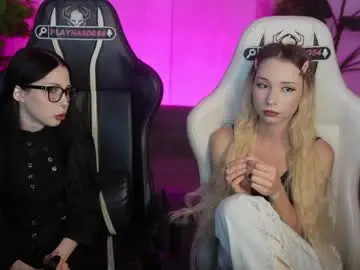 Chaturbate Live Sex Cam of kira0541