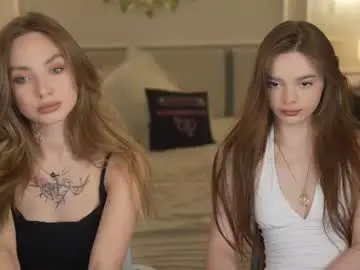 Chaturbate Live Sex Cam of kira0541