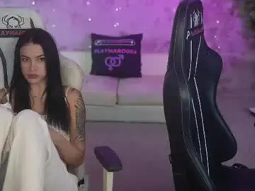 Chaturbate Live Sex Cam of kira0541