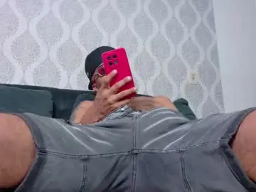 Chaturbate Free Live Porn of michaell_twink