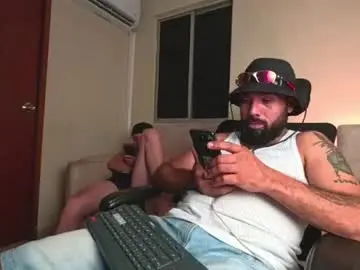 Chaturbate Live Sex Cam of michaell_twink