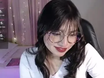 Chaturbate Live Sex Cam of mily_thomson_b