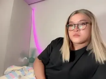 Chaturbate Adult Video Chat of krezikeed