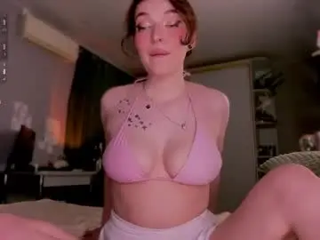 Chaturbate Live Sex Cam of diora_vibe