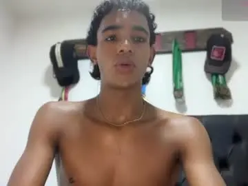 Chaturbate Free Porn Cam of david_hot44