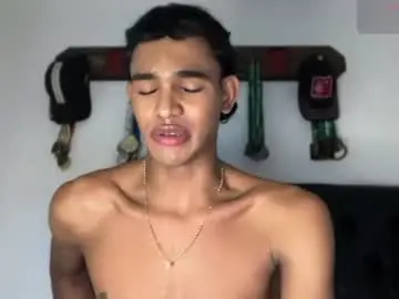 Chaturbate Free Porn Cam of david_hot44