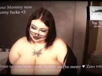 Chaturbate Nude Webcam of kinkybaddie69
