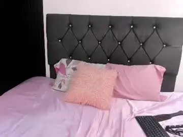 Chaturbate Watch Live Sex Cams of queen_curvy01