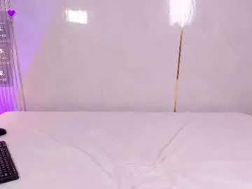 Chaturbate Live Sex Cam of ariellarose_