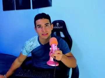 Chaturbate Adult Webcam of darell_theseo18