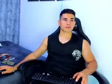 Chaturbate Live Sex Cam of darell_theseo18